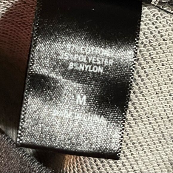 Disney Stitch Ice Cream Shoppe Sweatshirt Mens Medium NWT - Picture 13 of 13